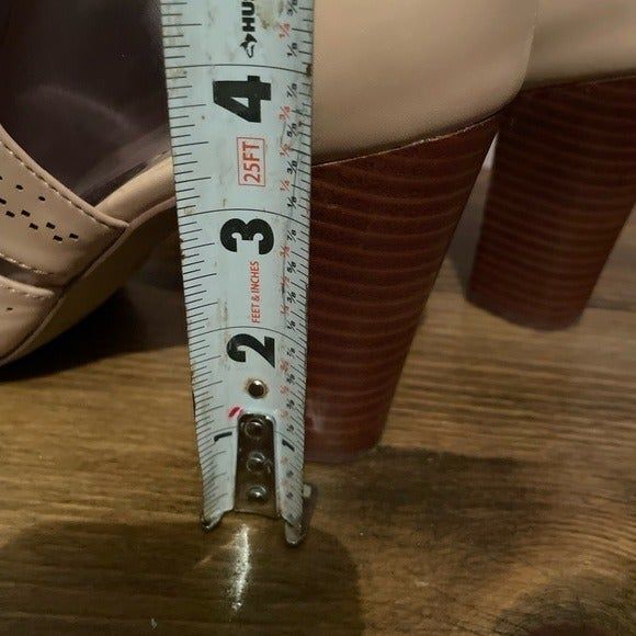 Violet & Red Stitchfix  Heel Blush 8.5 biege cream buckle strap square heel. - Picture 9 of 11
